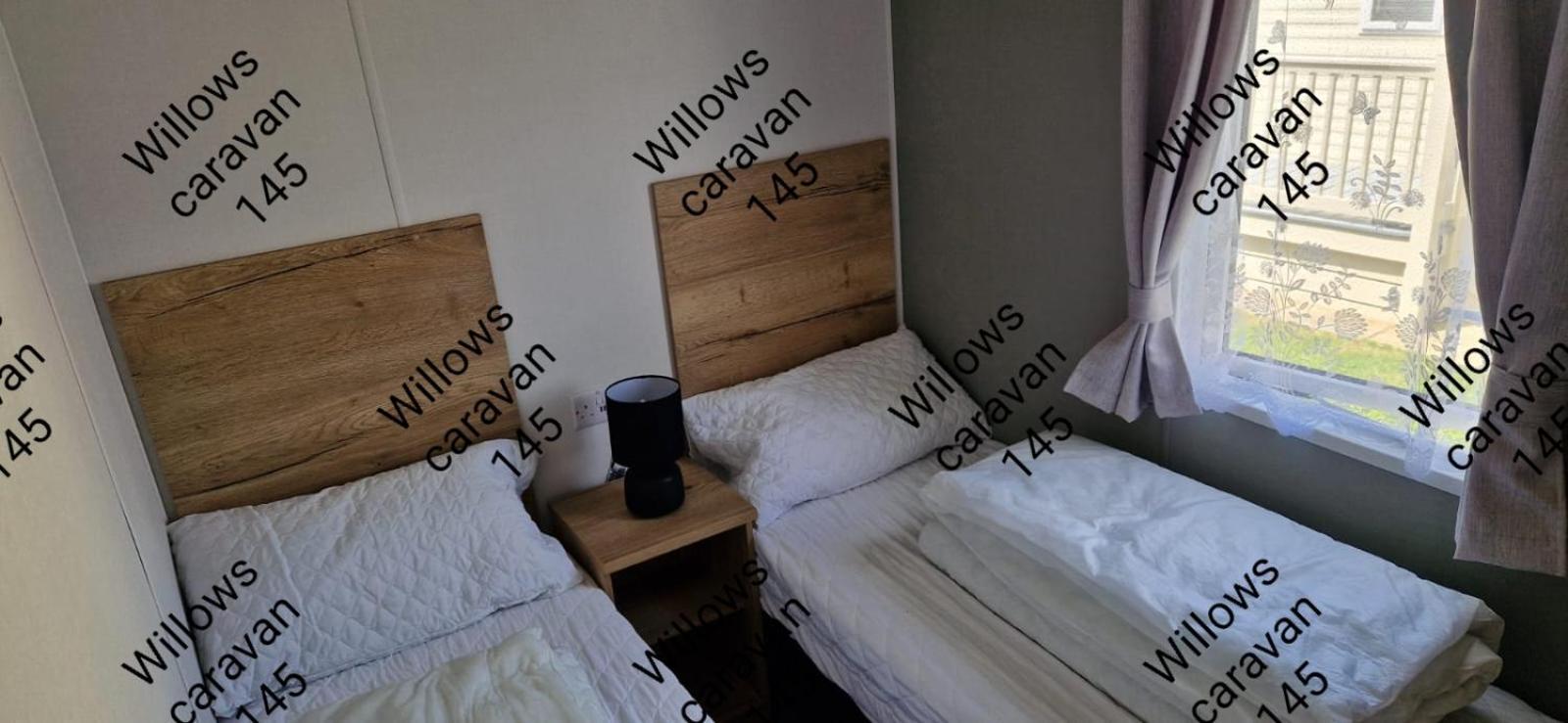Willows Caravan 145 Llanddwywe Exterior foto